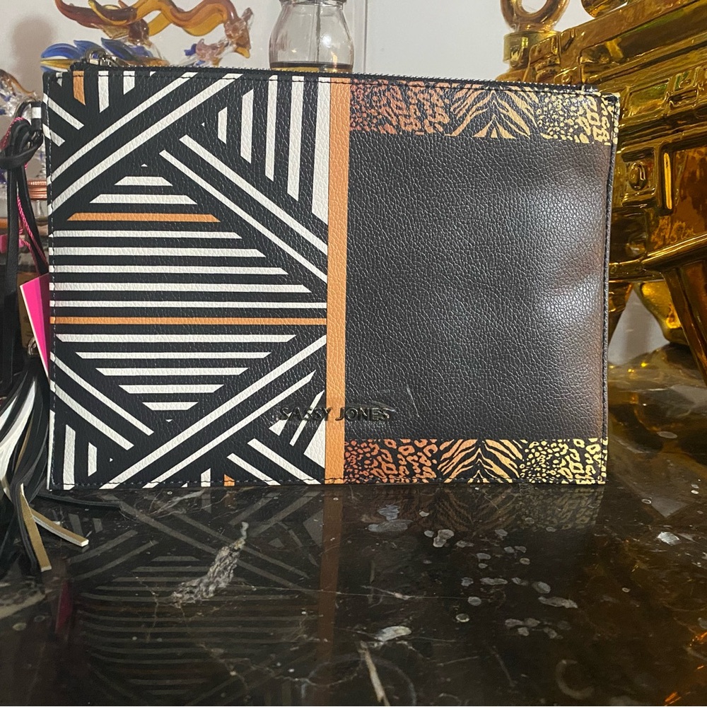 Chic Geometric Pattern Clutch